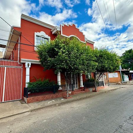 Villalobos Hotel Managua Exteriör bild